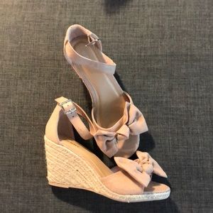 NWOT Old Navy Nude Bow Suede Wedges